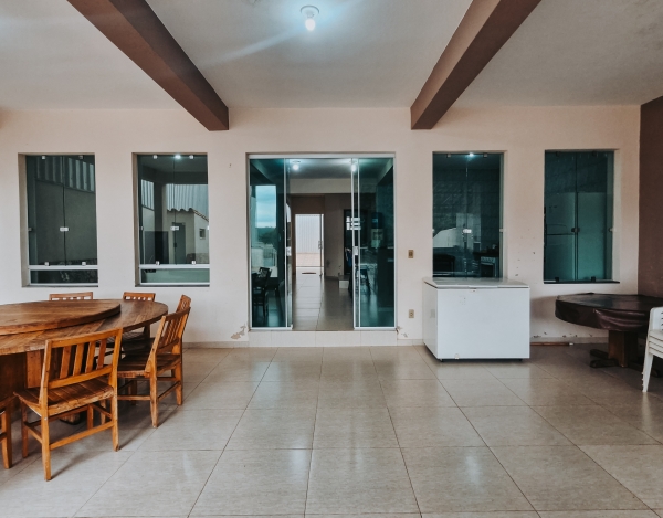 Rancho às margens do Lago de Furnas com 5 Suítes