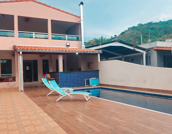 Rancho às margens do Lago de Furnas com 5 Suítes