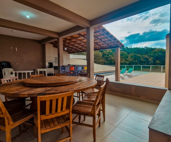 Rancho às margens do Lago de Furnas com 5 Suítes