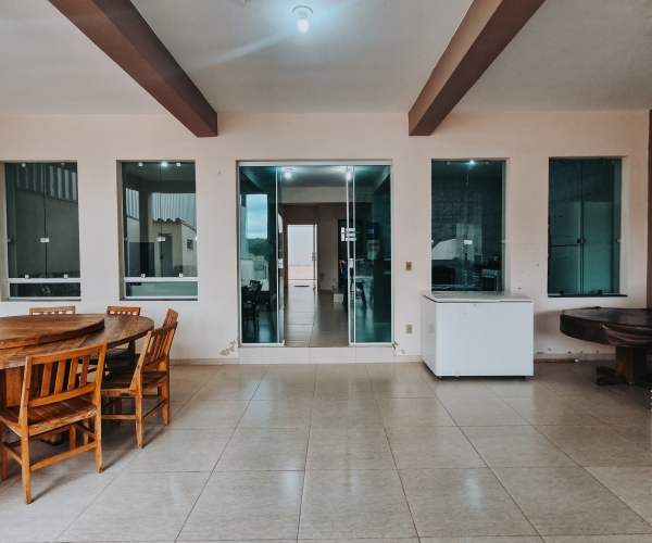 Rancho às margens do Lago de Furnas com 5 Suítes