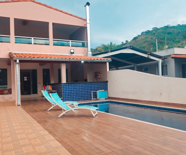 Rancho às margens do Lago de Furnas com 5 Suítes