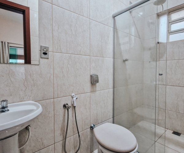 Rancho às margens do Lago de Furnas com 5 Suítes