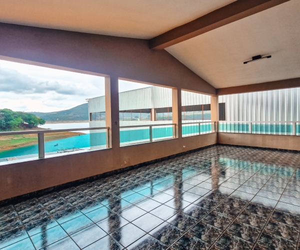 Rancho às margens do Lago de Furnas com 5 Suítes