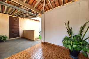 Casa Bem-Localizada no Centro de Capitólio com Wi-Fi e Churrasqueira