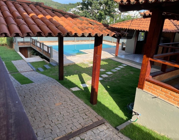 Refúgio Espaçoso e Completo para sua Estadia em Escarpas