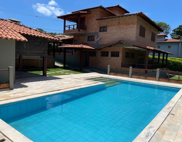 Refúgio Espaçoso e Completo para sua Estadia em Escarpas
