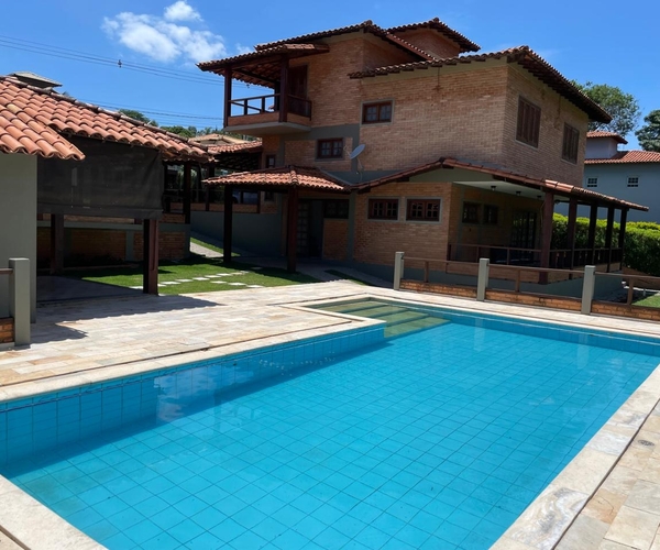 Refúgio Espaçoso e Completo para sua Estadia em Escarpas