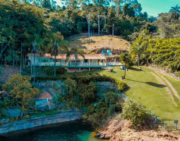 Refúgio à Beira do Lago de Furnas próx. ao Centro