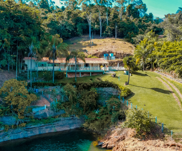 Refúgio à Beira do Lago de Furnas próx. ao Centro