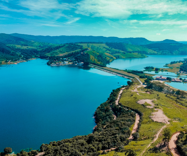 Refúgio à Beira do Lago de Furnas próx. ao Centro