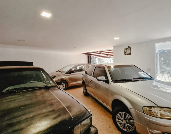 Casa com 4 Suítes e Jacuzzi ao Lado da Marina Escarpas