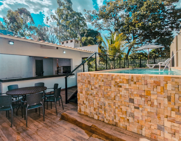 Casa com 4 Suítes e Jacuzzi ao Lado da Marina Escarpas
