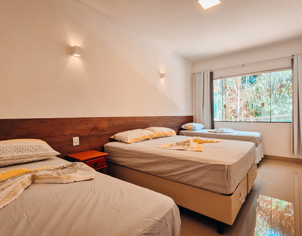 Casa com 4 Suítes e Jacuzzi ao Lado da Marina Escarpas