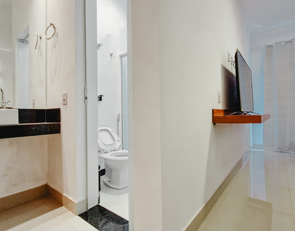 Casa com 4 Suítes e Jacuzzi ao Lado da Marina Escarpas