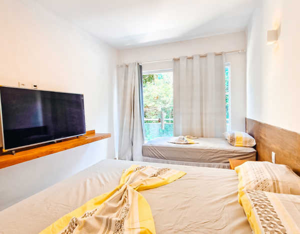 Casa com 4 Suítes e Jacuzzi ao Lado da Marina Escarpas