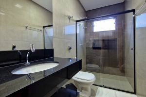 Casa com 4 suítes e Lazer Próx. à Marina Escarpas