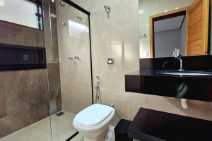 Casa com 4 suítes e Lazer Próx. à Marina Escarpas