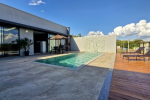 Casa com 4 suítes e Lazer Próx. à Marina Escarpas