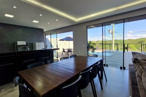 Casa com 4 suítes e Lazer Próx. à Marina Escarpas