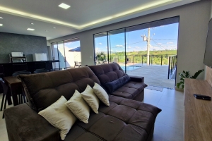 Casa com 4 suítes e Lazer Próx. à Marina Escarpas