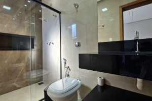 Casa com 4 suítes e Lazer Próx. à Marina Escarpas