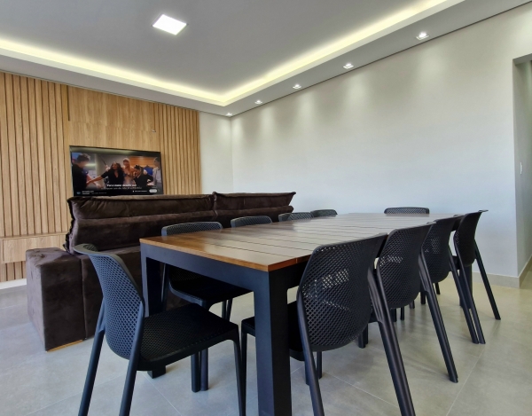 Casa com 4 suítes e Lazer Próx. à Marina Escarpas