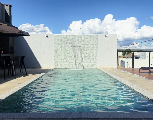 Casa com 4 suítes e Lazer Próx. à Marina Escarpas