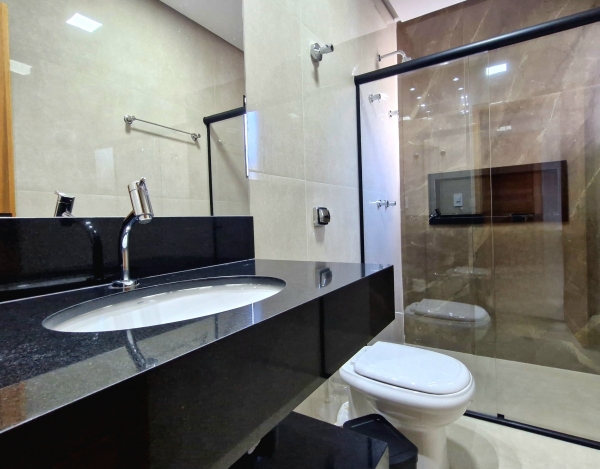 Casa com 4 suítes e Lazer Próx. à Marina Escarpas