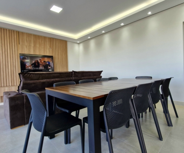 Casa com 4 suítes e Lazer Próx. à Marina Escarpas