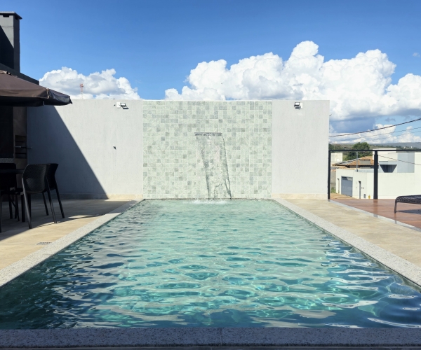 Casa com 4 suítes e Lazer Próx. à Marina Escarpas