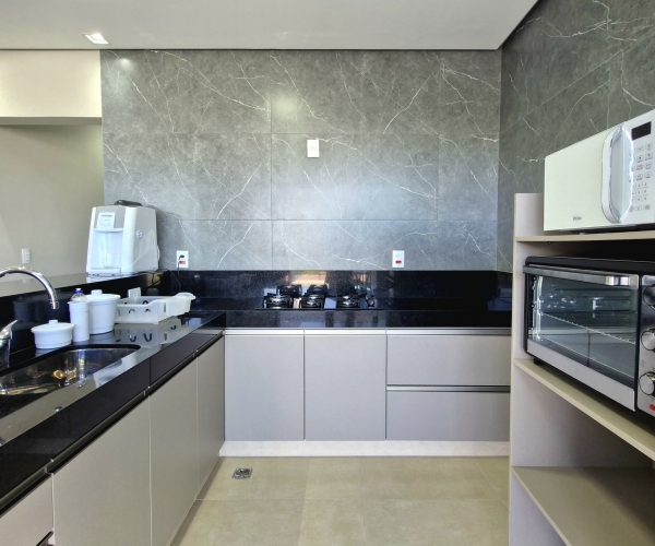 Casa com 4 suítes e Lazer Próx. à Marina Escarpas